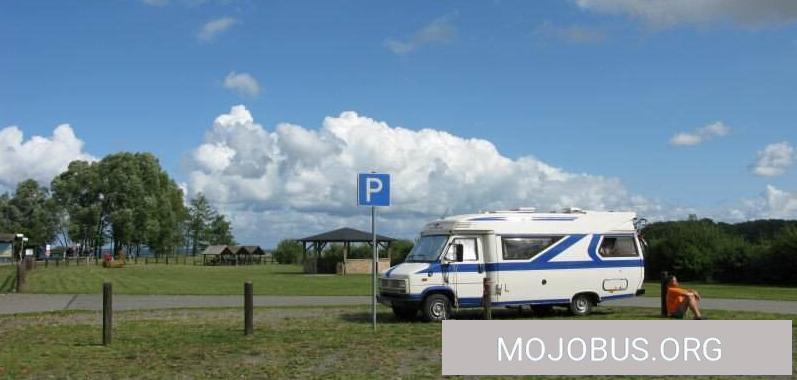 Traumhafter Parkplatz an der Vorpommerschen Boddenlandschaft