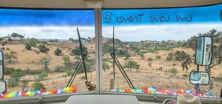 Entdecke die Algarve: Busreise nach Manta Rota zu Stränden und Dörfern Portugals.